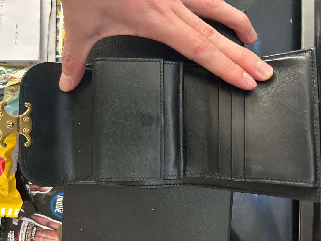 CELINEの三つ折り財布です