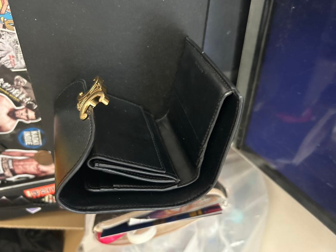 CELINEの三つ折り財布です