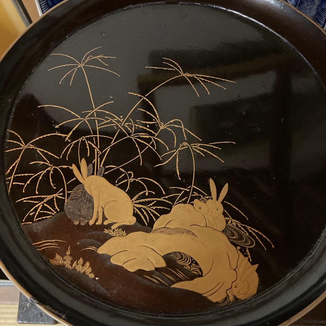 骨董　漆器 足付き菓子器　ウサギのデザイン