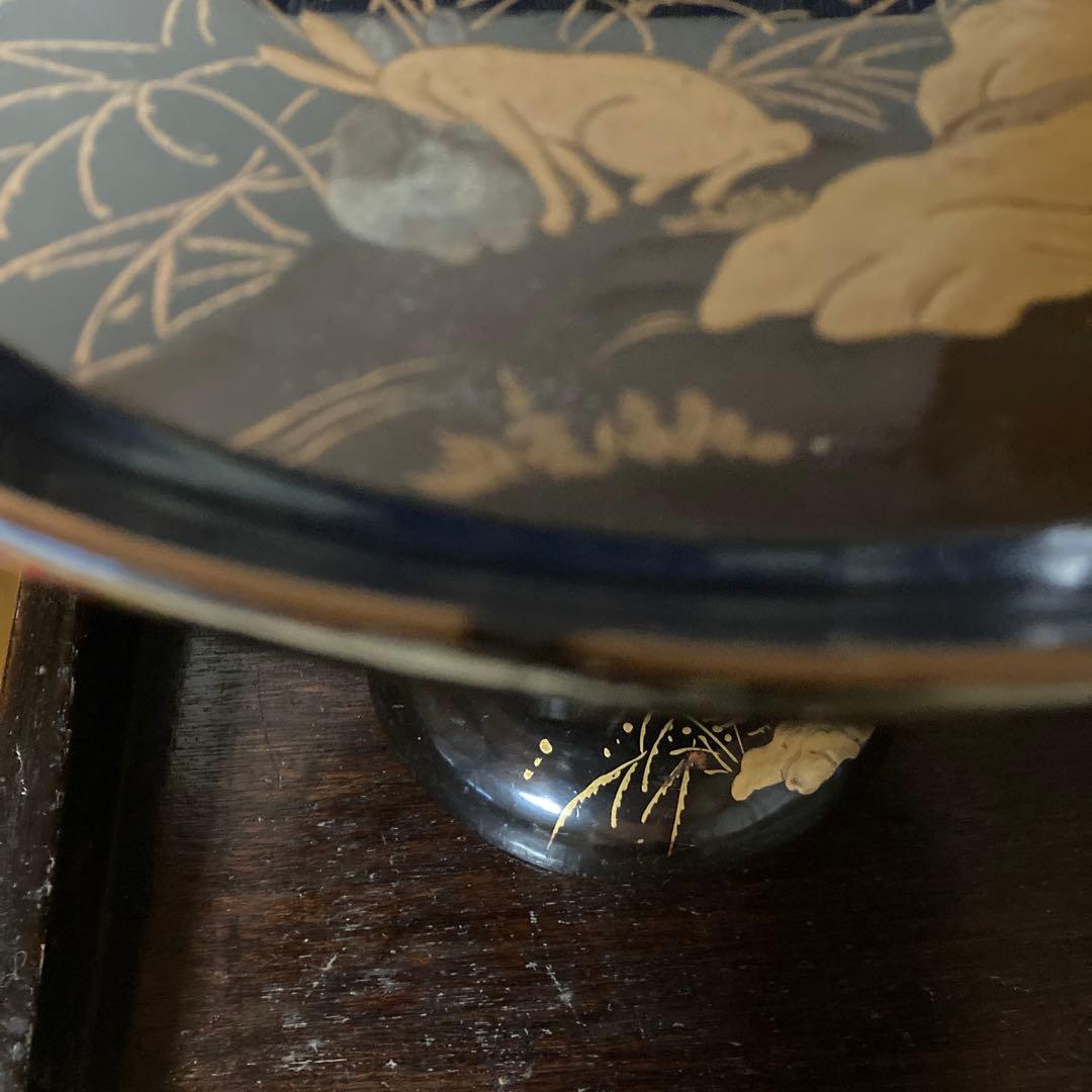 骨董　漆器 足付き菓子器　ウサギのデザイン