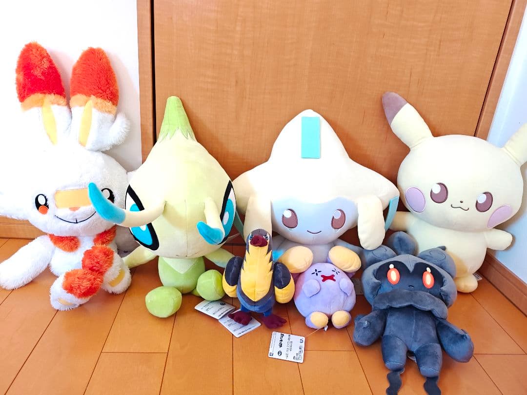 ポケモンぬいぐるみ８点♥ピカチュウジラーチヒバニーセレビィゴースマーシャドー等♥
