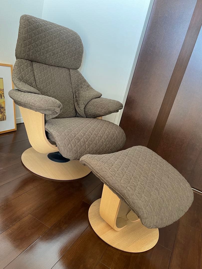 シュウ23　椅子