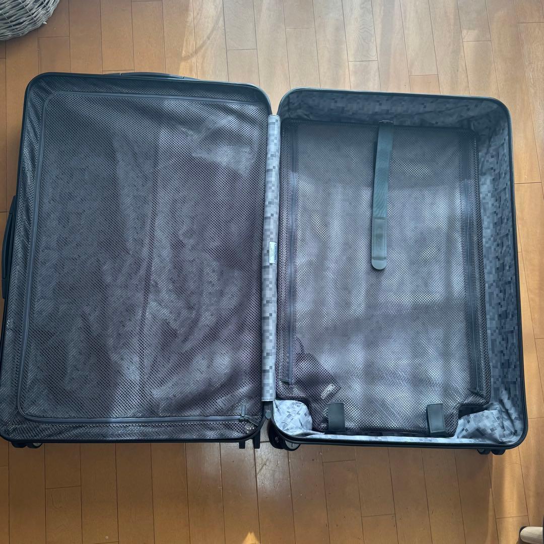 リモワ　サルサ　ブラックキャリーケース 4輪 ダイヤルロック