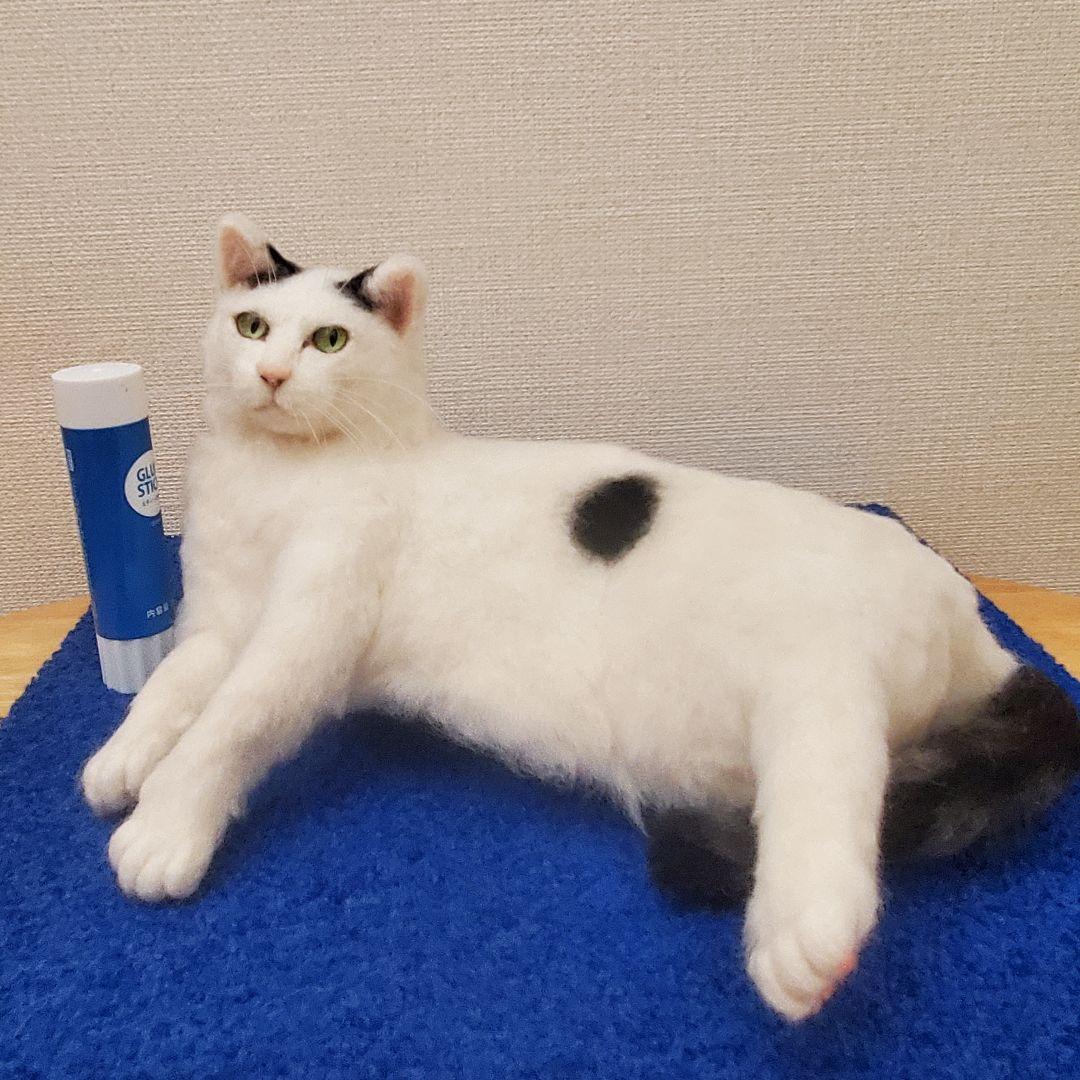 羊毛フェルト猫　 白トビキジ