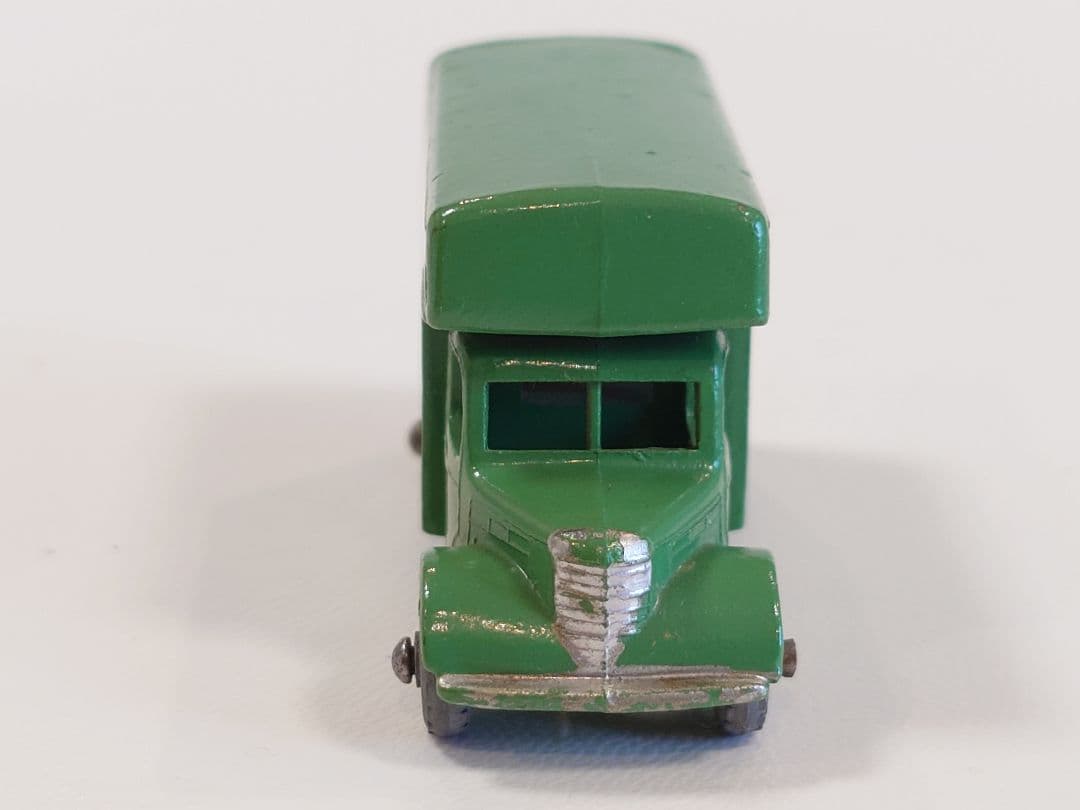 ミニカー MATCH BOX No.17 BEDFORD VAN REMOVALS