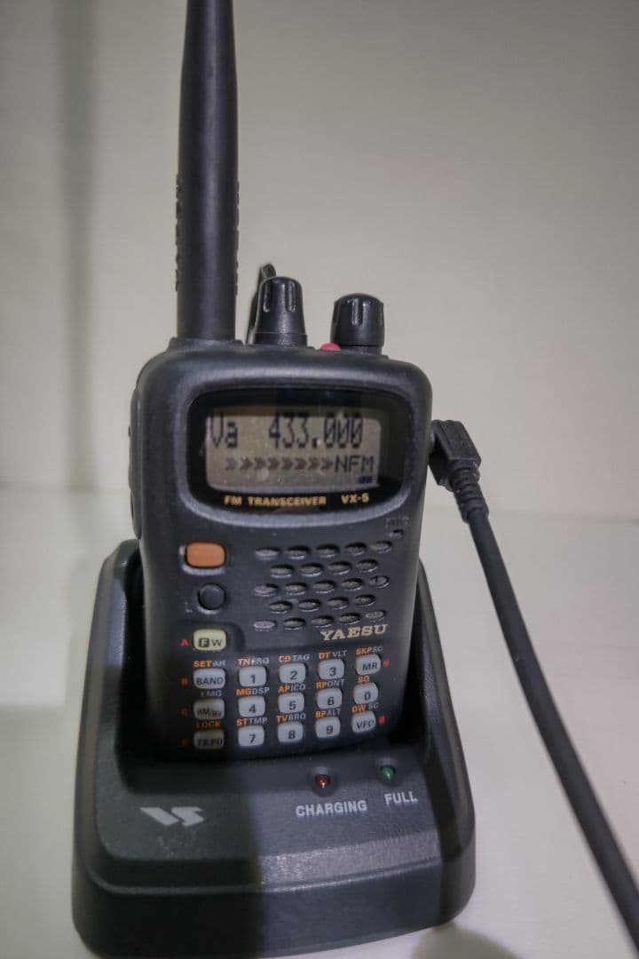 YAESU 八重洲無線アマチュア無線機VX-5 ハンディ
