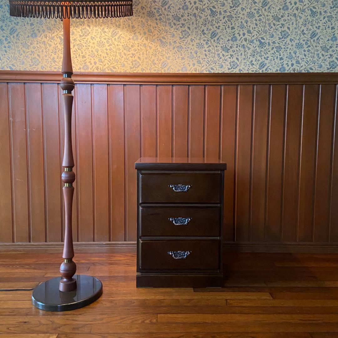 ベッドサイドキャビネット　アメリカ製　3段引き出し　ミニチェスト　ビンテージ家具