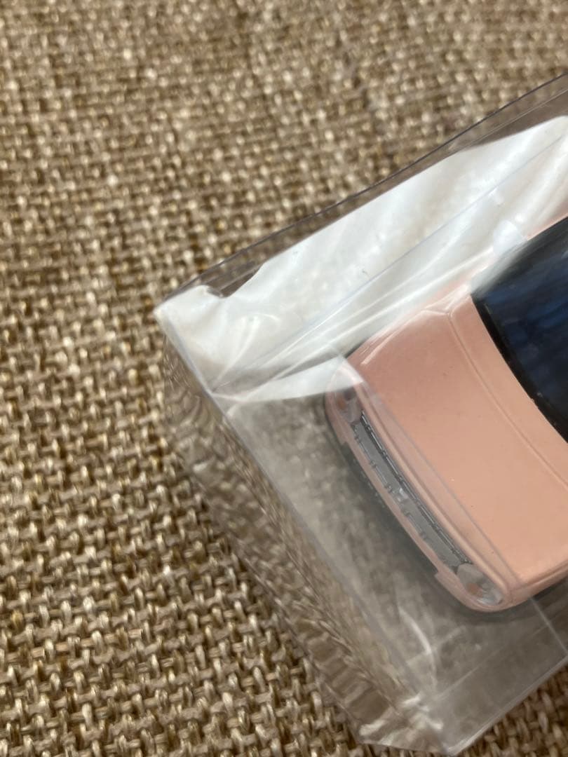 スズキ　Lapan　 ラパン ピンクと白のSUVスタイル ミニカー[非売品]