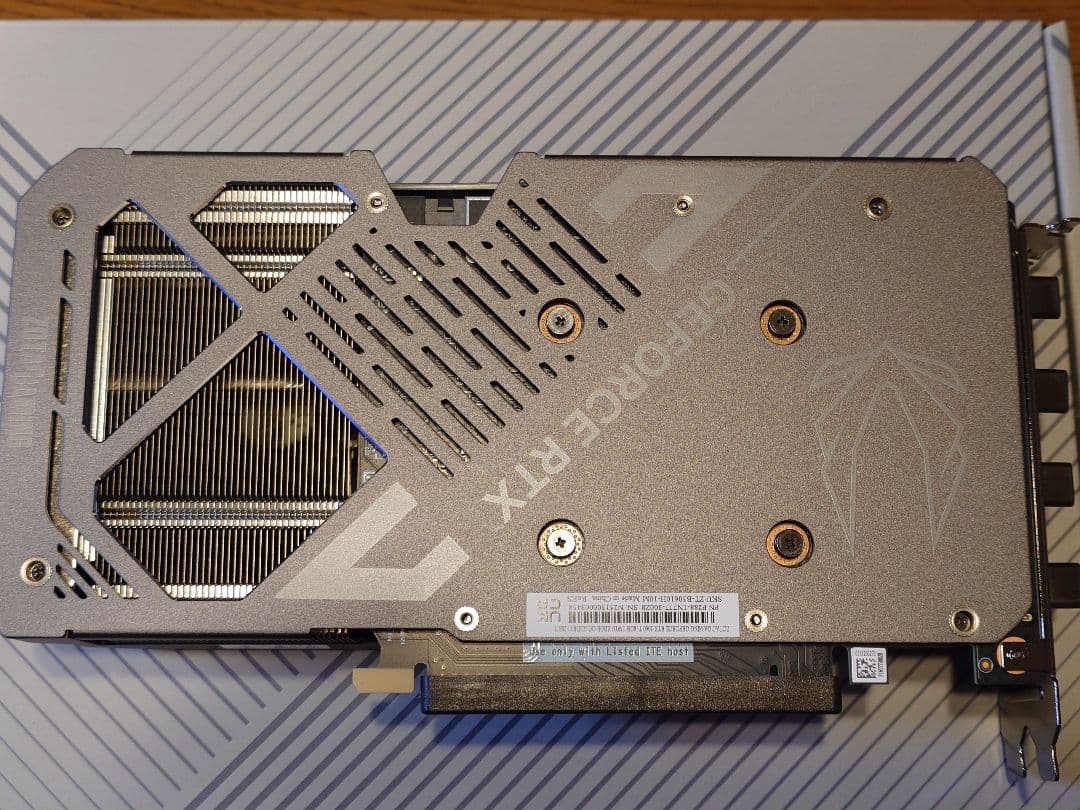 ZOTAC GEFORCE RTX 5060 Ti 8GB ほぼ新品