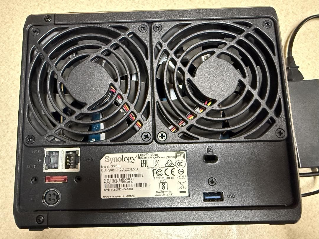 Synology DS918+ NAS 4ベイ【初期化済】