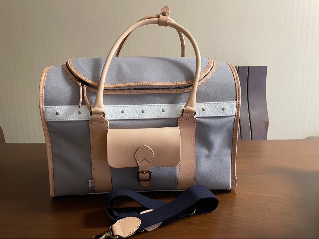 ペット用キャリーバッグ グレー　Seee 革