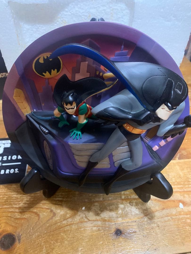 ワーナー バットマンスタチュー