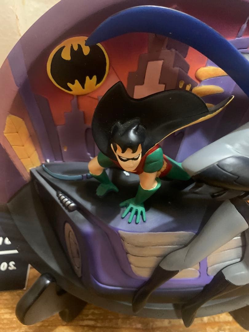 ワーナー バットマンスタチュー