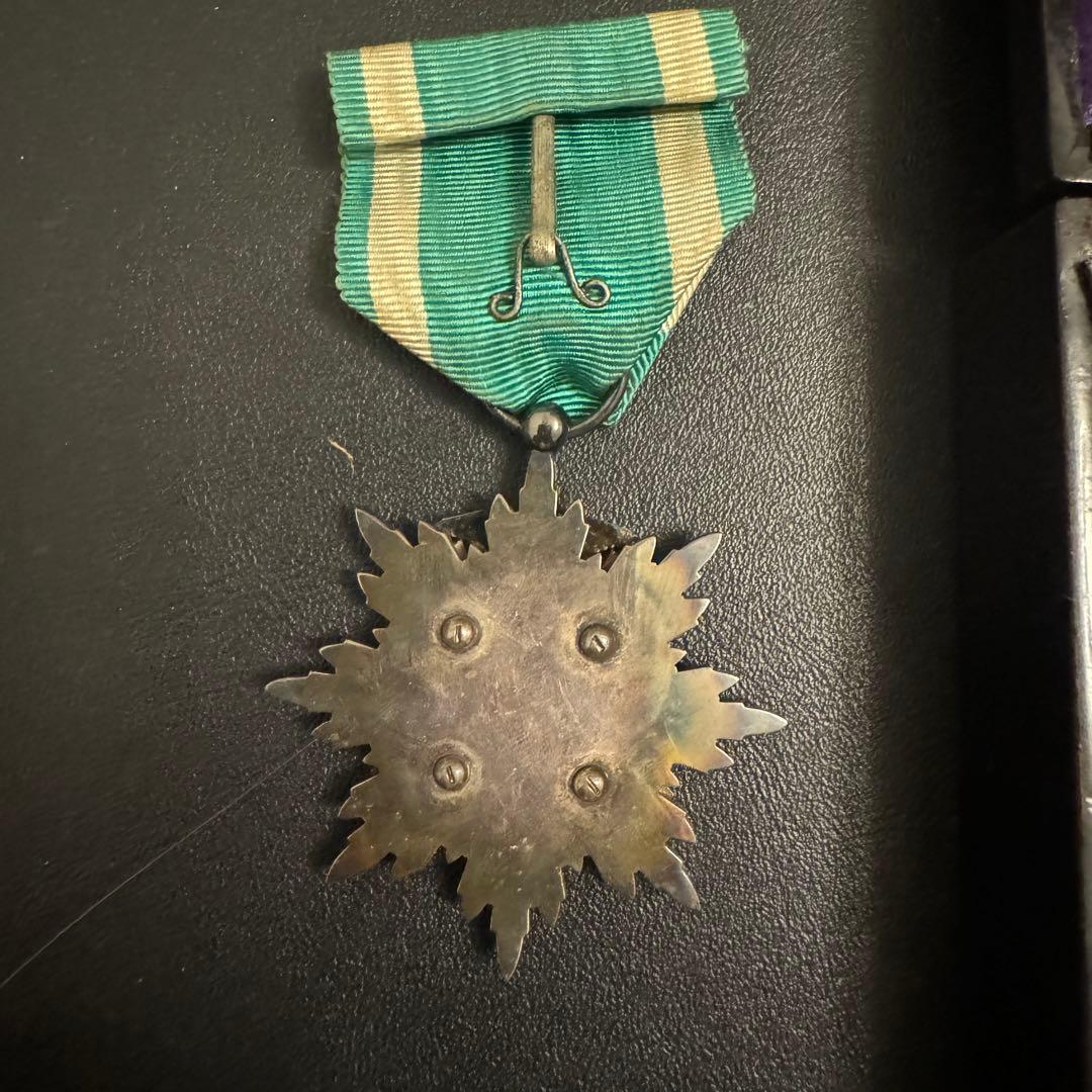 レタライセポ　　【希少】日本軍　功五級金鵄勲章　勲章