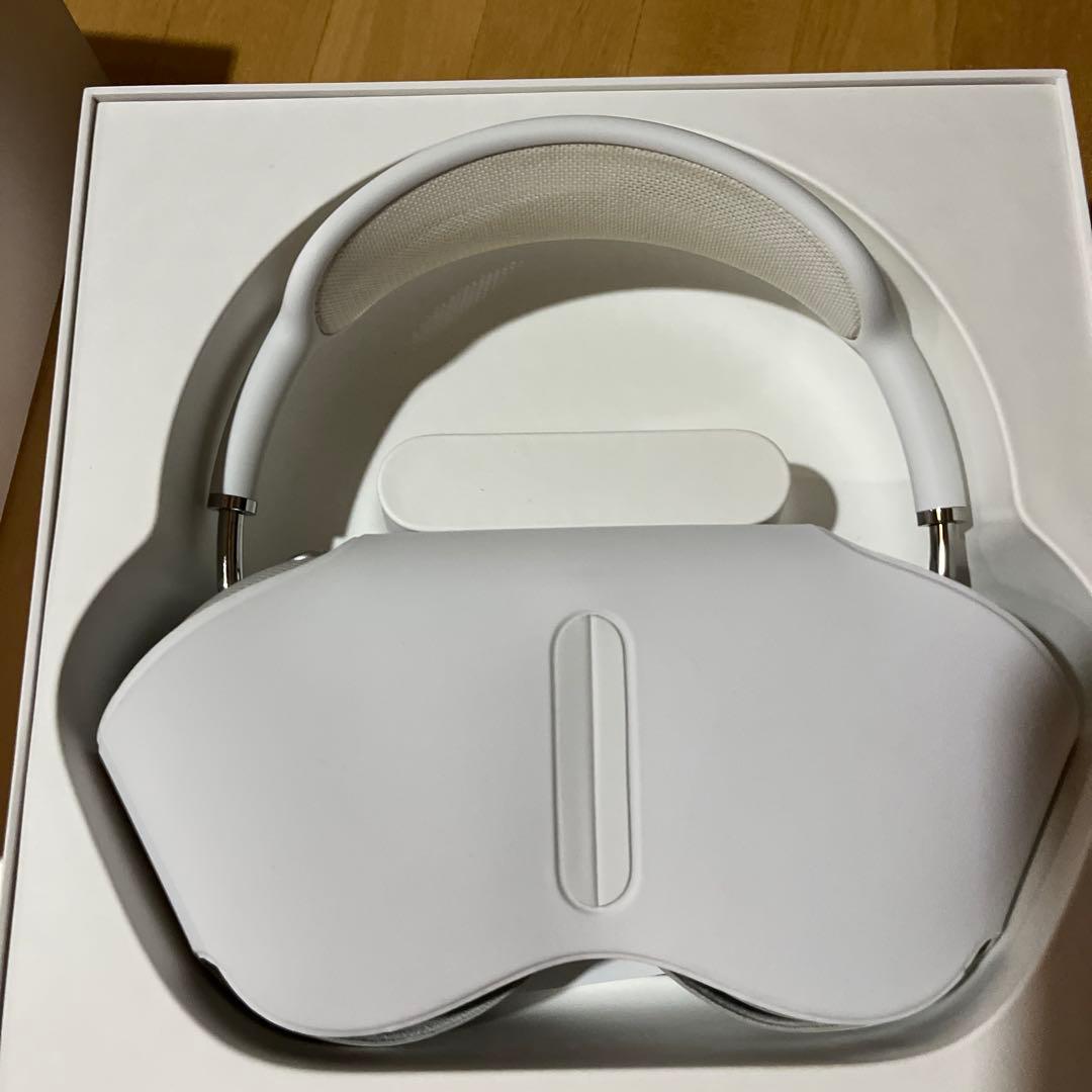 なな　AirPods Max