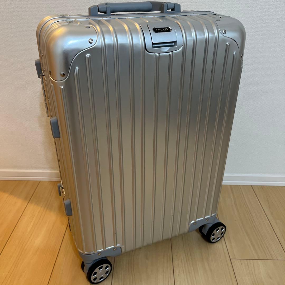 LDUVIN エッセンシャルモダン Cabin Plus シルバーキャリーケース