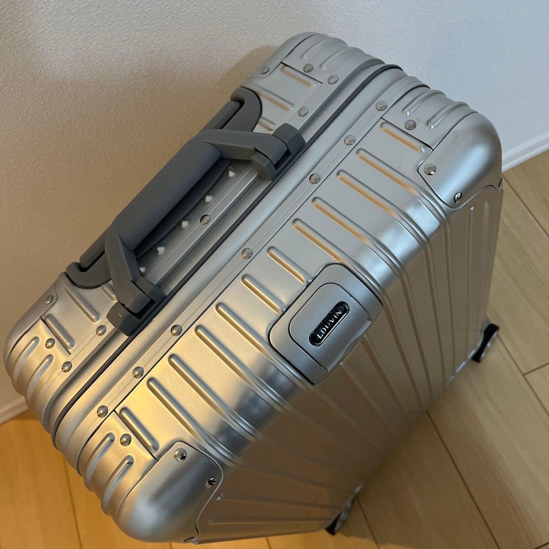 LDUVIN エッセンシャルモダン Cabin Plus シルバーキャリーケース