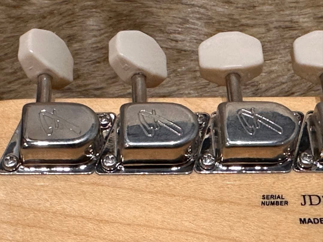 Fender FSR Traditional 70s Mustang 限定モデル