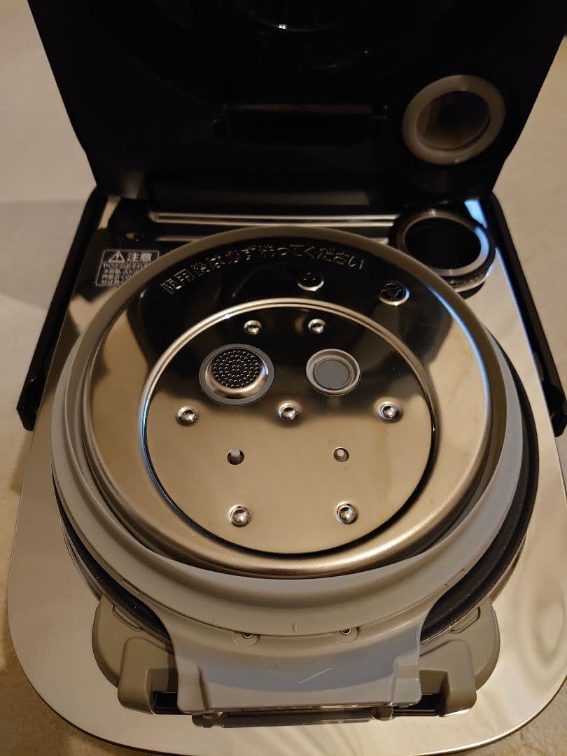 【極美品】 Panasonic パナソニック 炊飯器 SR-VSX108