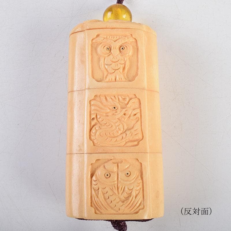 時代提げ物　獣骨彫刻　梟龍魚彫　印籠　薬入　緒締め玉　C　9204