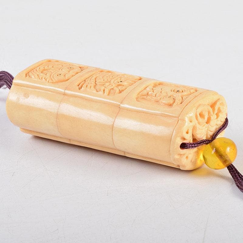 時代提げ物　獣骨彫刻　梟龍魚彫　印籠　薬入　緒締め玉　C　9204