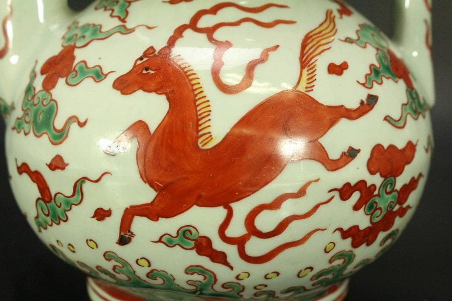 中国美術 赤絵 纏枝蓮花馬紋 瓢形 注瓶 高28cm(LC534)