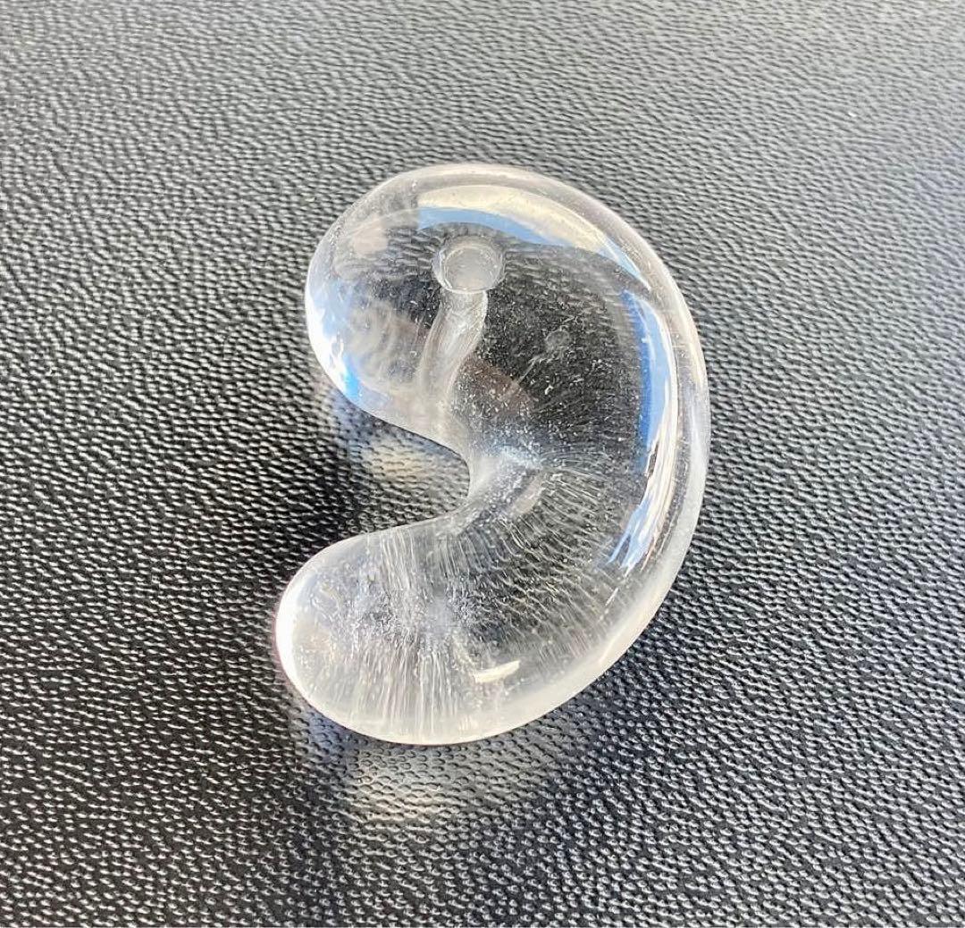 究極品質　超希少幻の銘石　現代に蘇った伝説の国産水晶　山梨黒平鉱山産水晶の勾玉