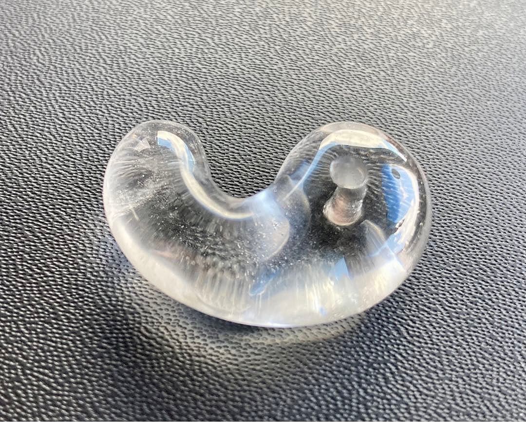 究極品質　超希少幻の銘石　現代に蘇った伝説の国産水晶　山梨黒平鉱山産水晶の勾玉