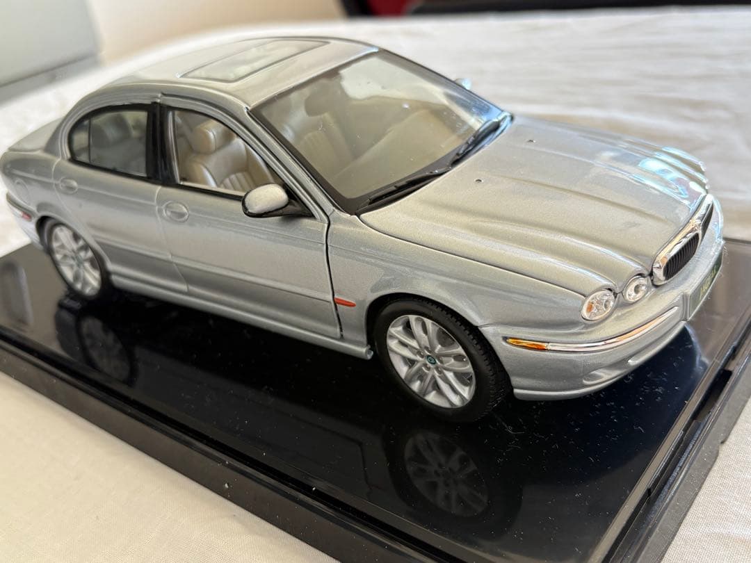 【希少】Maisto製 1/18 ジャガー X-TYPE 3.0 ミニカー