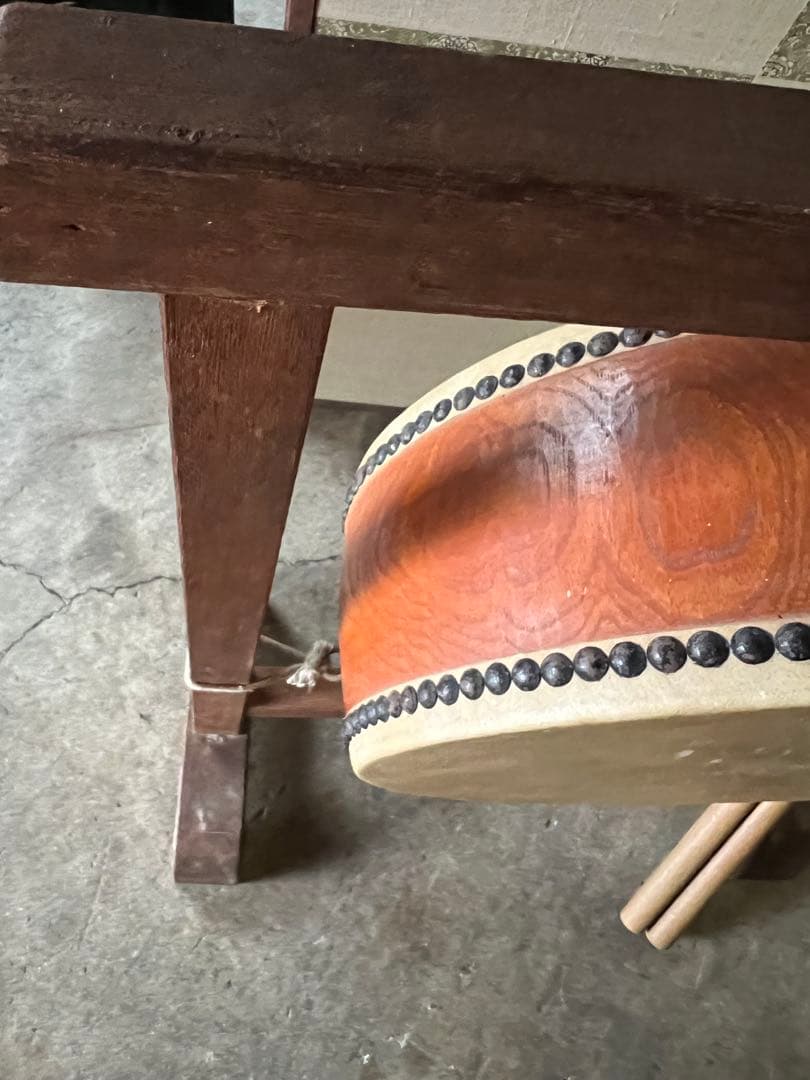 和太鼓　平太鼓　鳥居台付き　約45cm バチ付き　上鳴保証品　和楽器　打楽器