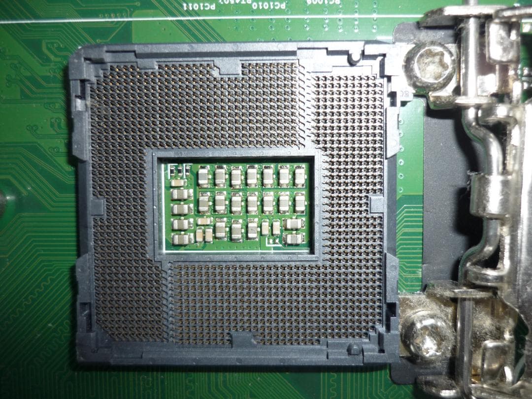 DELL Inspiron3470 i3-8100 メモリなし/HDDなし