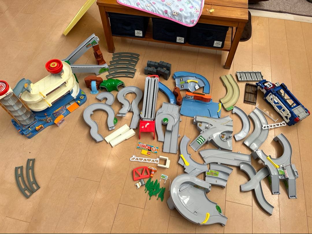 値下げ☆大量！トミカ レールセット＆ブルーポリス車