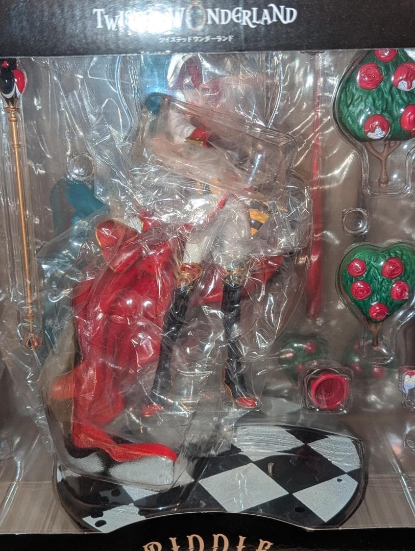 ツイステットワンダーランド リドル・ローズハート 1/8 フィギュア　特典付き