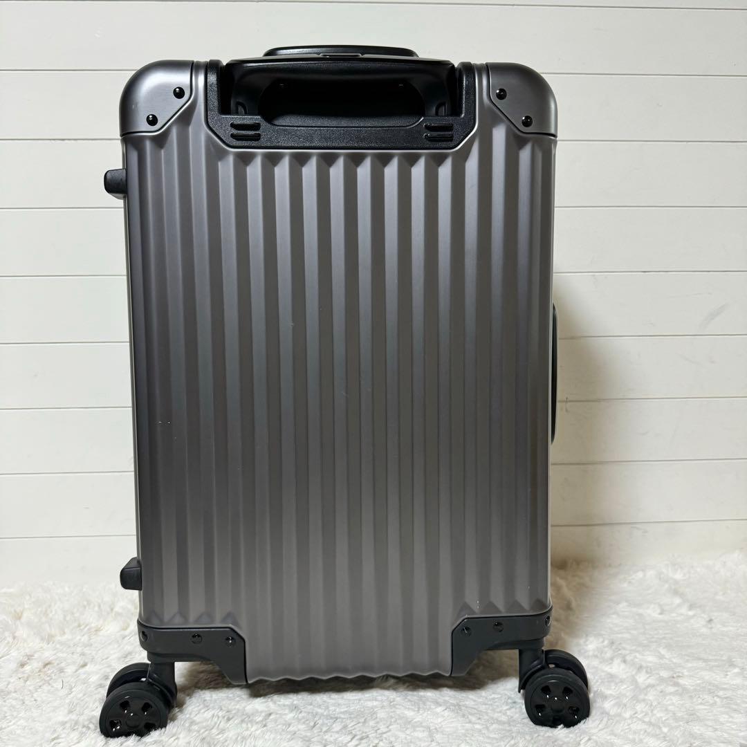 美品✨メルセデスベンツ　AMG スーツケース　4輪　アルミ　キャリーケース