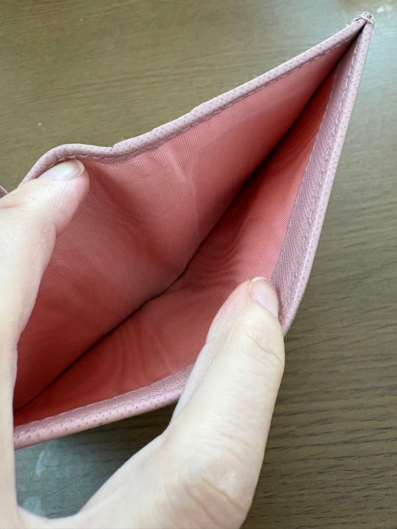 PRADA サフィアーノ　トライアングル　ミニ財布　ピンク