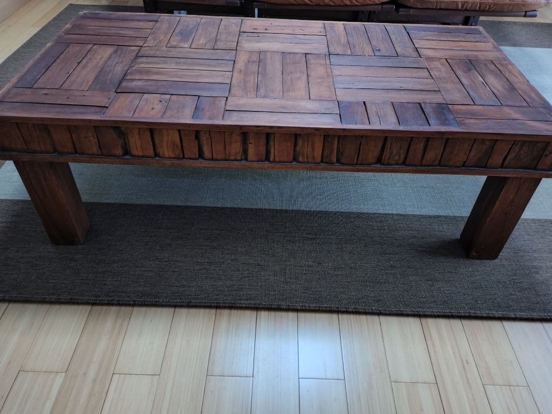 木製パッチワークテーブル