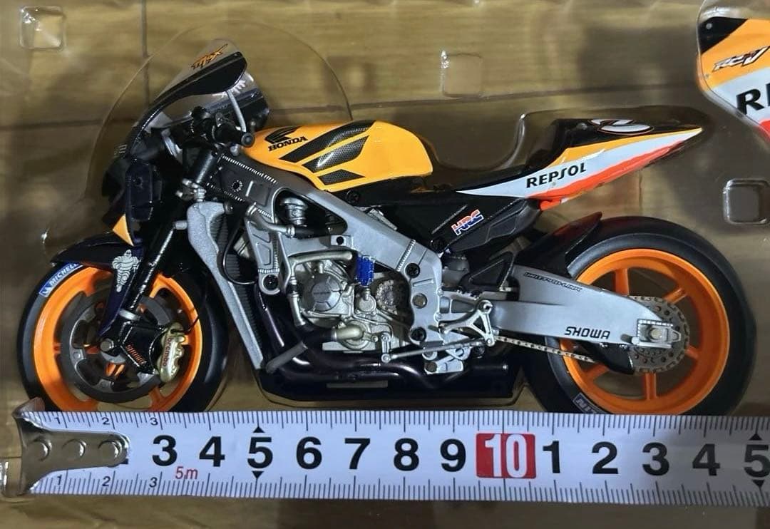 ミニチャンプス MINICHAMPS HONDA RC 211V