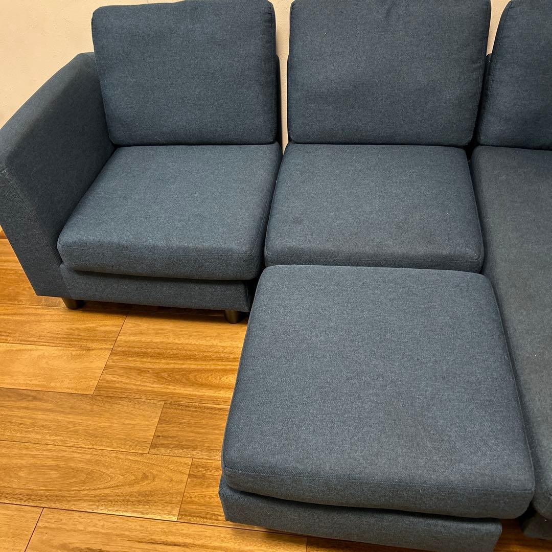 B*い様 ニトリ　3〜4人掛けソファ　オットマン付き　ネイビー