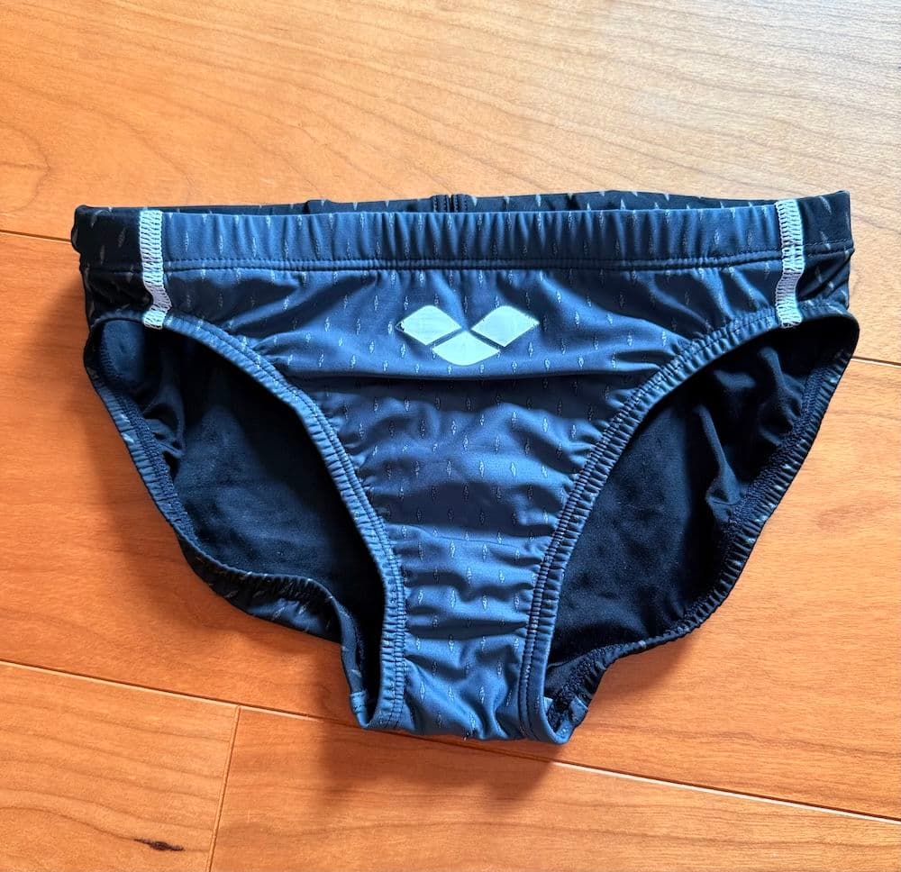 【美品】ARENA　エールブルー　リミック　Mサイズ　ブラック　光沢　競パン