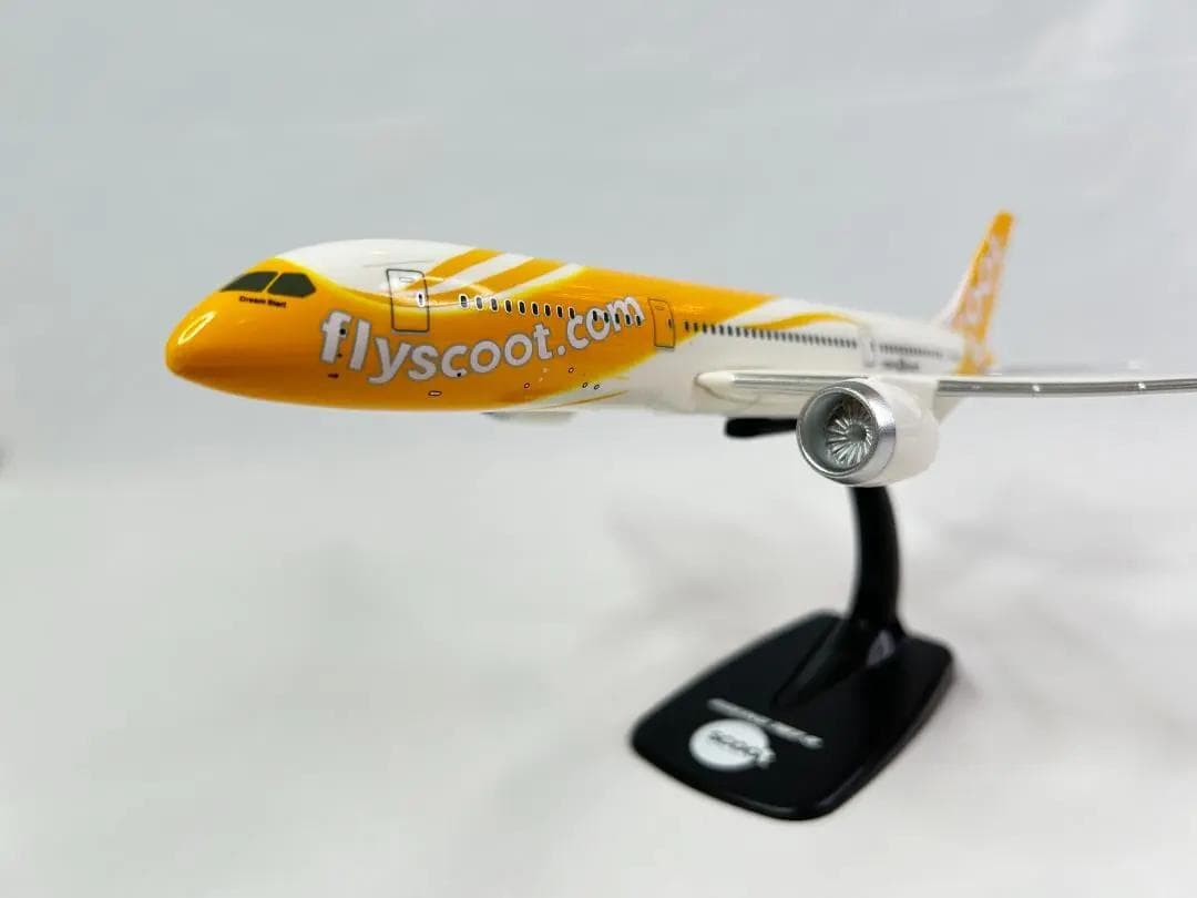 PPC Holland　FLY Scootスクート航空　B787-9　1/250