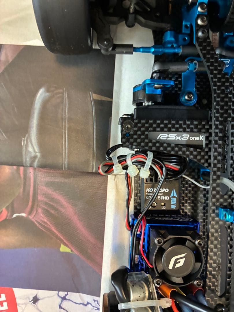 タミヤラジコンカー TRF419X カーボン製シャーシ、走行メカ付き