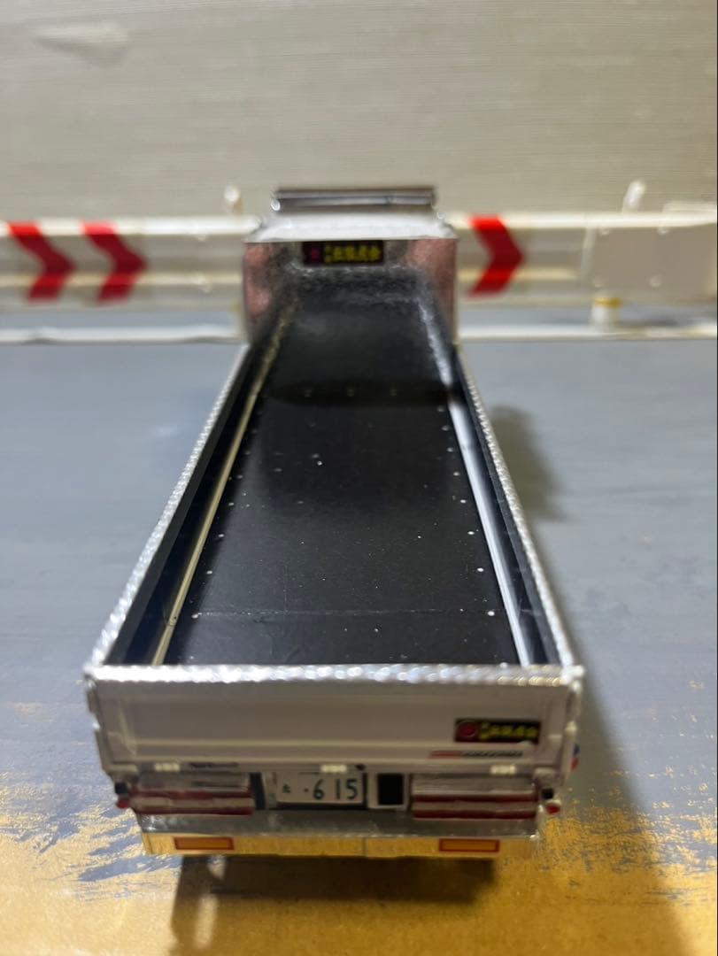 楽プラ　デュトロ　プラモデル　完成品