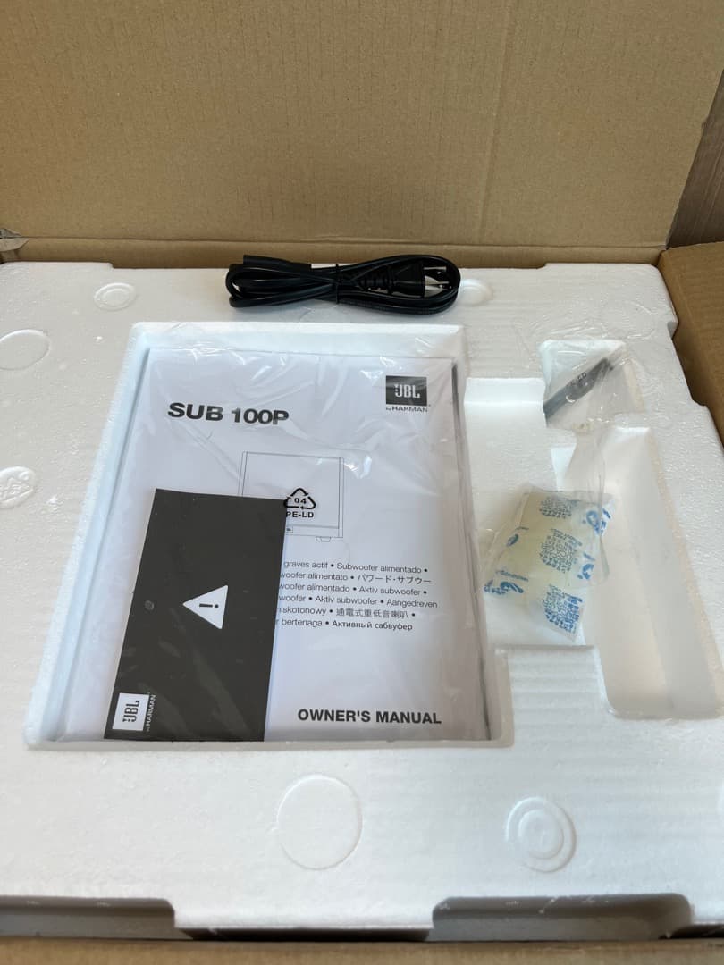 【こまっぷ】JBLのサブウーファー「Arena Sub 100P」