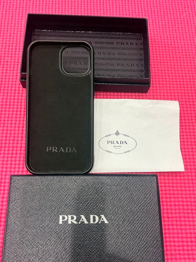 Prada iPhone 15 ケース ストーン装飾　即決ご購入OKラスト1点
