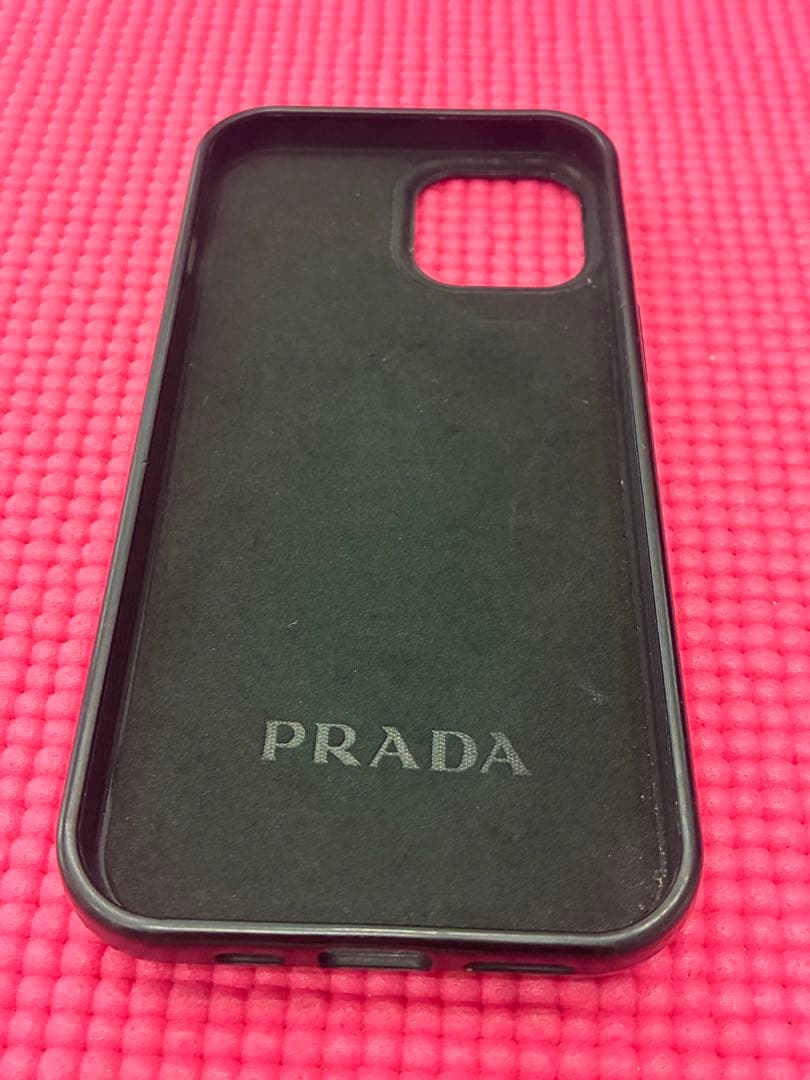 Prada iPhone 15 ケース ストーン装飾　即決ご購入OKラスト1点