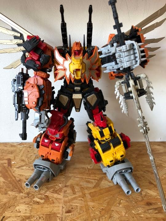 MMC製 トランスフォーマー似　 プレダキング