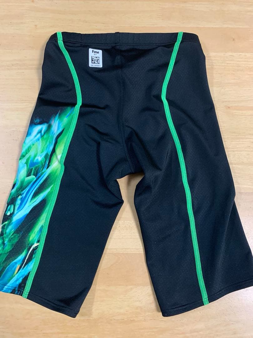 arena 競泳水着 黒・緑 Fina認証　FAR-3541M