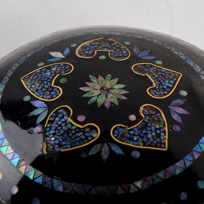 茶道具　黒漆　青貝　螺鈿装飾　香合　時代箱　V　8831