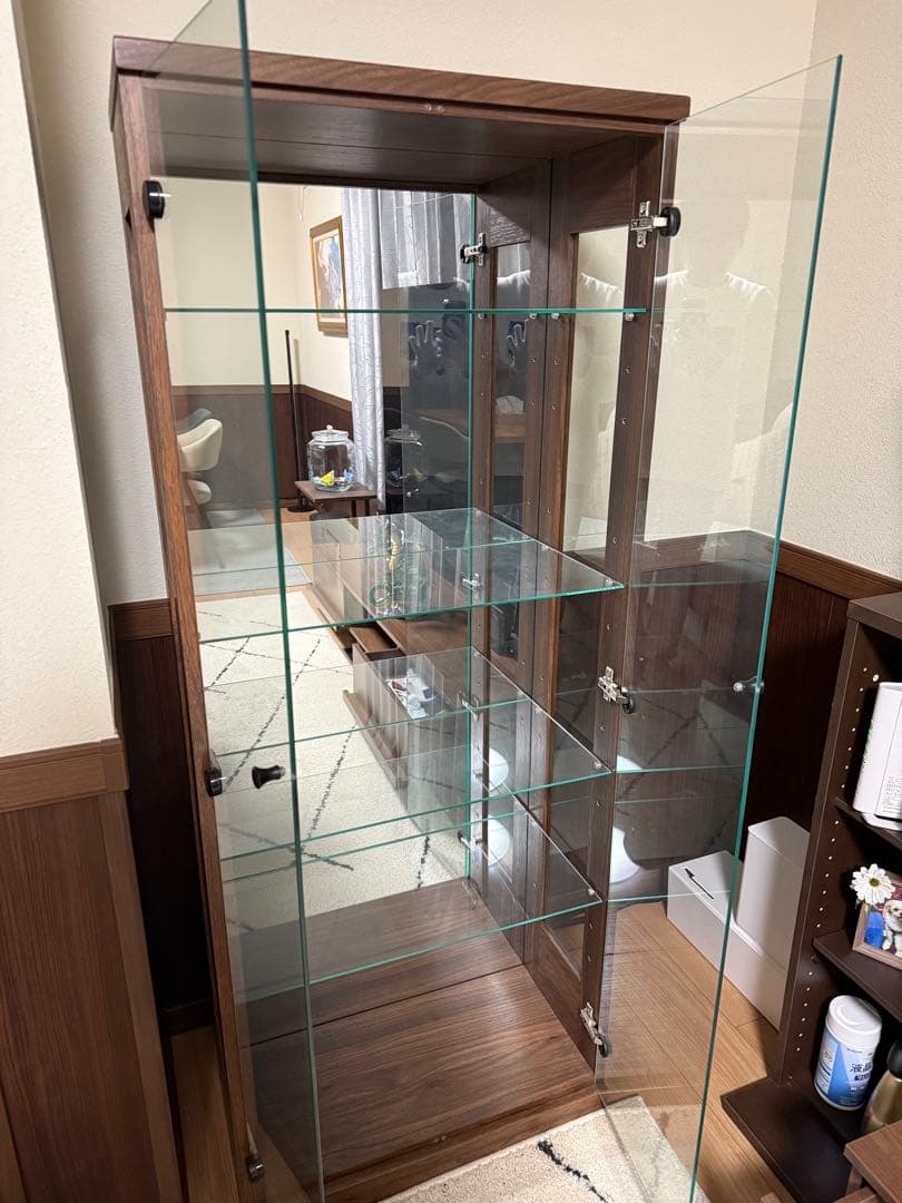 ニトリ　コレクションボード　フィギュアケース