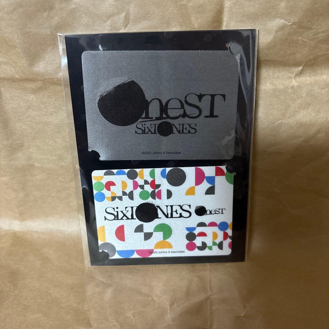 【美品】SixTONES OneST トレーナー　ペンライト　ステッカー　DVD